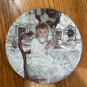Collector Plate Heirlooms and Lace Series